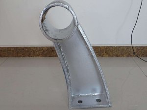 橋梁防撞護(hù)欄支架對(duì)我們的生活起到了很大的作用